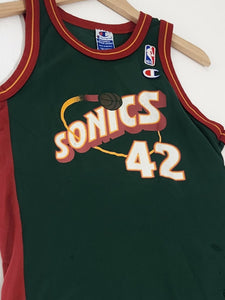 Vintage 1990s Champion NBA Seattle SuperSonics Vin Baker #42 Jersey Sz. Youth L