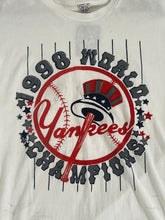 Vintage 1990's New York Yankees 1998 World Champions T-Shirt Sz. XL