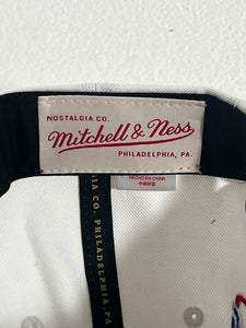 Mitchell & Ness 1996 Chicago Bulls Championship White Snapback Hat