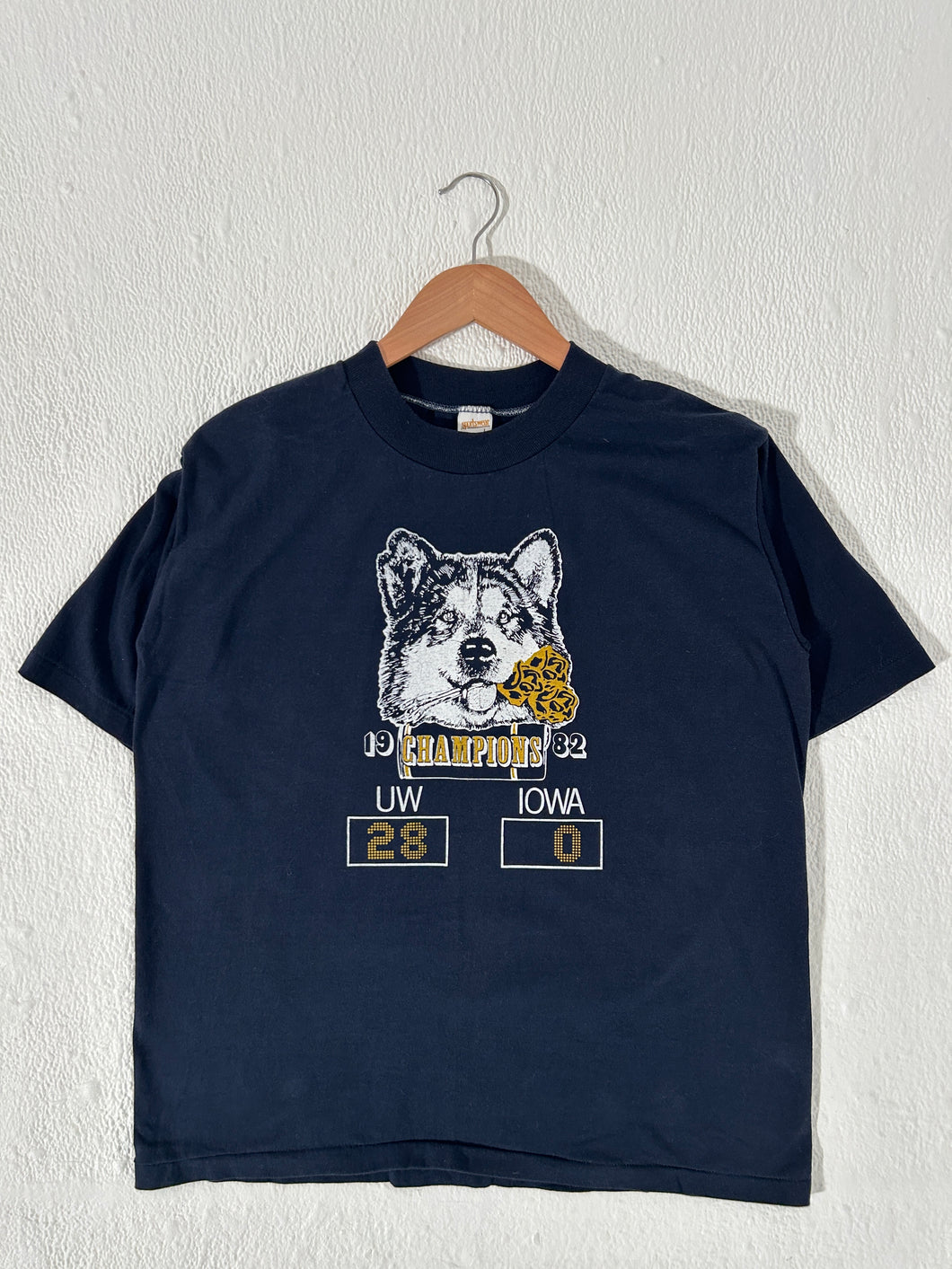 Vintage 1982 UW Huskies Champions UW Vs Iowa T-Shirt Sz. L