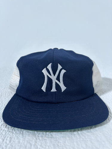 Vintage New York Yankees Mesh Trucker Snapback Hat