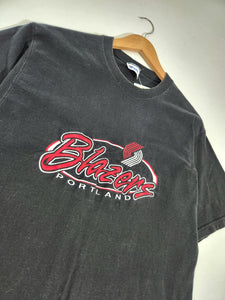 Vintage 1990's PRO PLAYER NBA Embroidered Portland Blazers T-Shirt Sz. M