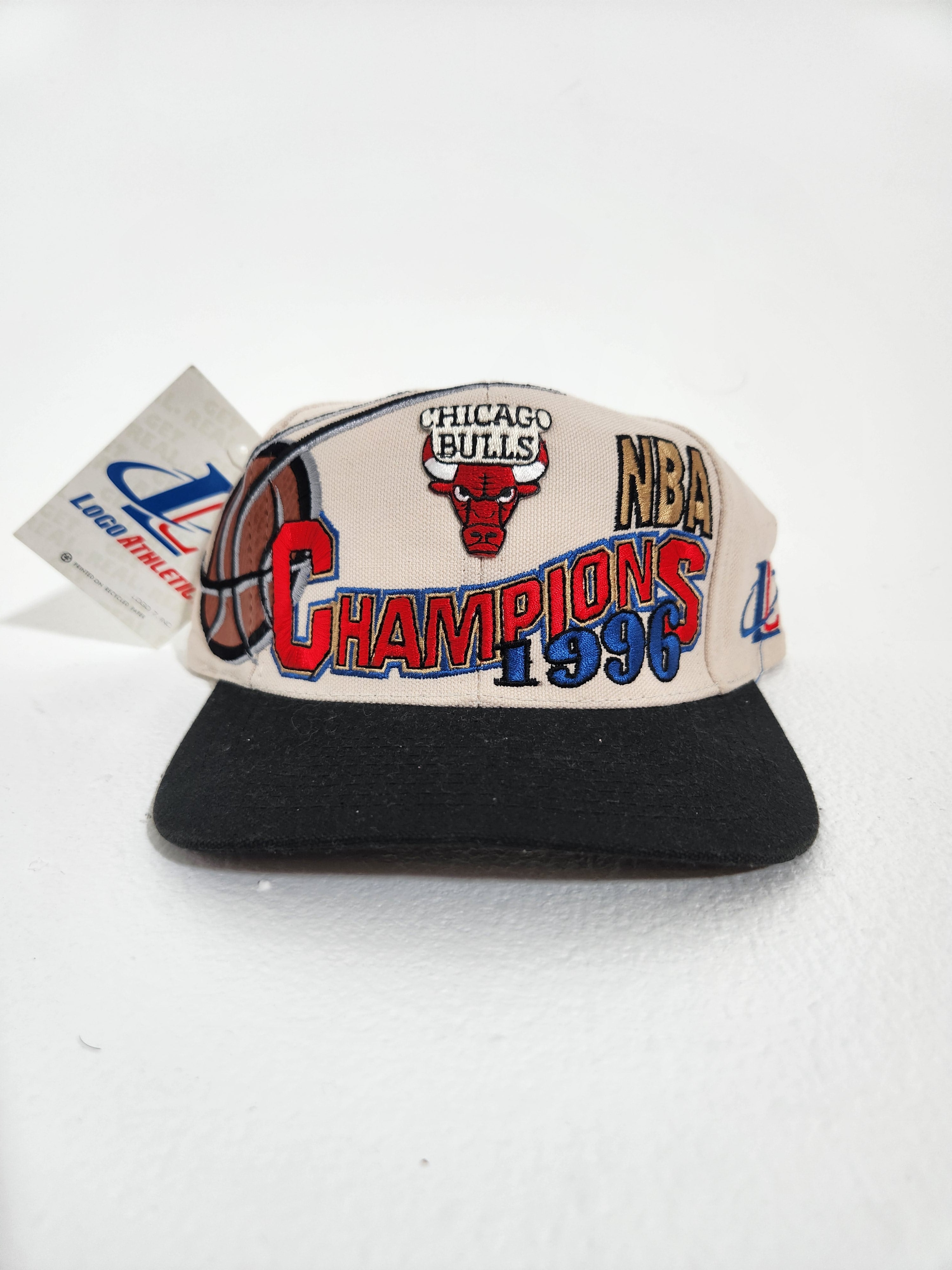 Vintage 1990s Chicago Bulls 1996 NBA Champions Logo Athletics Snapback