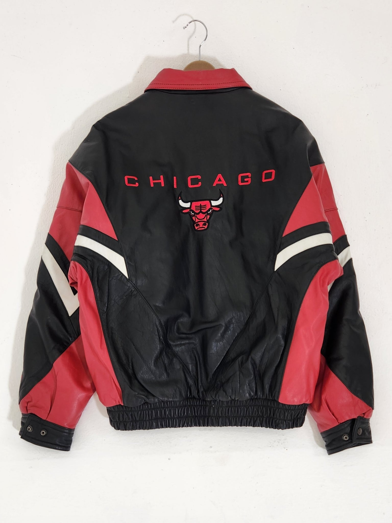 Vintage Retro 90s Chicago Bulls Starter Jacket Size XL NBA Basketball