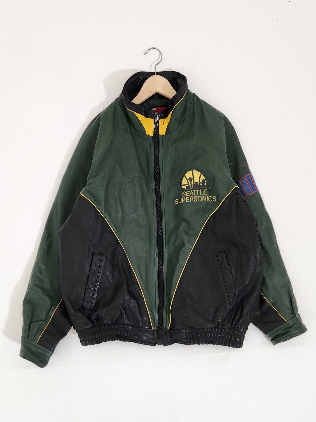 Vintage 1990s Pro Player Seattle SuperSonics Leather Jacket Sz. XL
