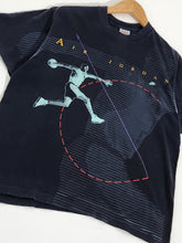 Vintage 1990s NIKE Air Jordan Dunk Art T-Shirt Sz. M