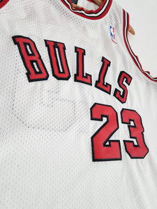 Vintage 2000s Chicago Bulls Michael Jordan #23 Stitched Basketball Jersey Sz. XL