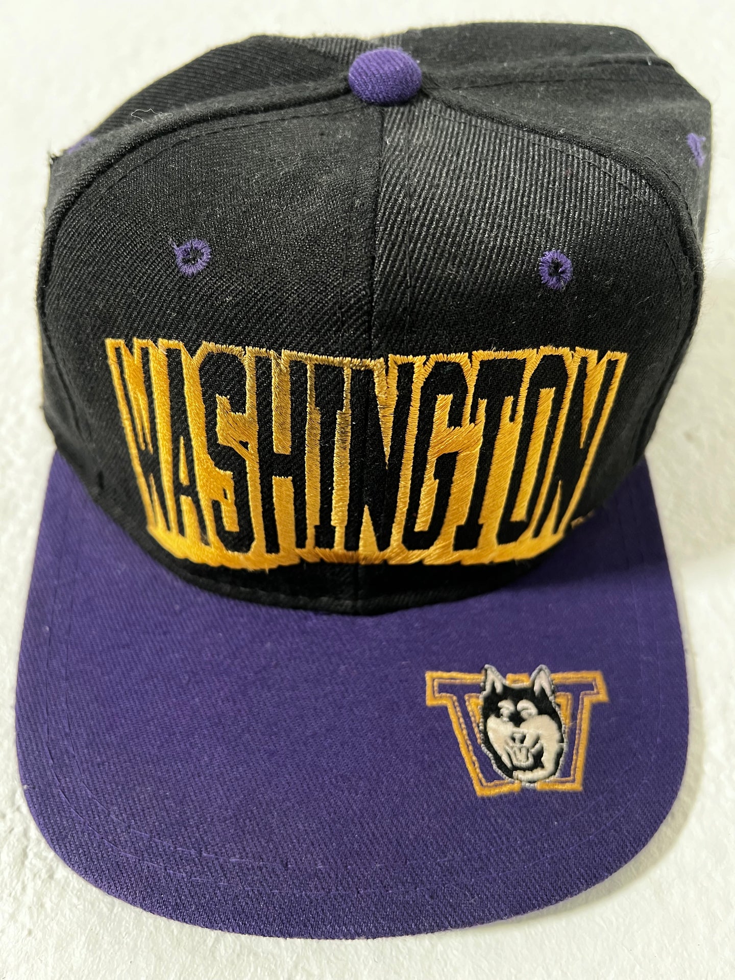Vintage UW Washington Huskies Bold Font Snapback Hat