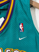Vintage New Orleans Hornets Anthony Davis NBA Nike Jersey Sz. XXL