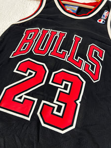 Vintage Chicago Bulls Michael Jordan Champion NBA Jersey Sz. M
