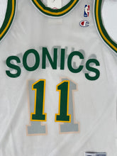 Vintage 1990's Seattle Supersonics 'Detlef Schrempf' White Champion Jersey Sz. 40 (M)