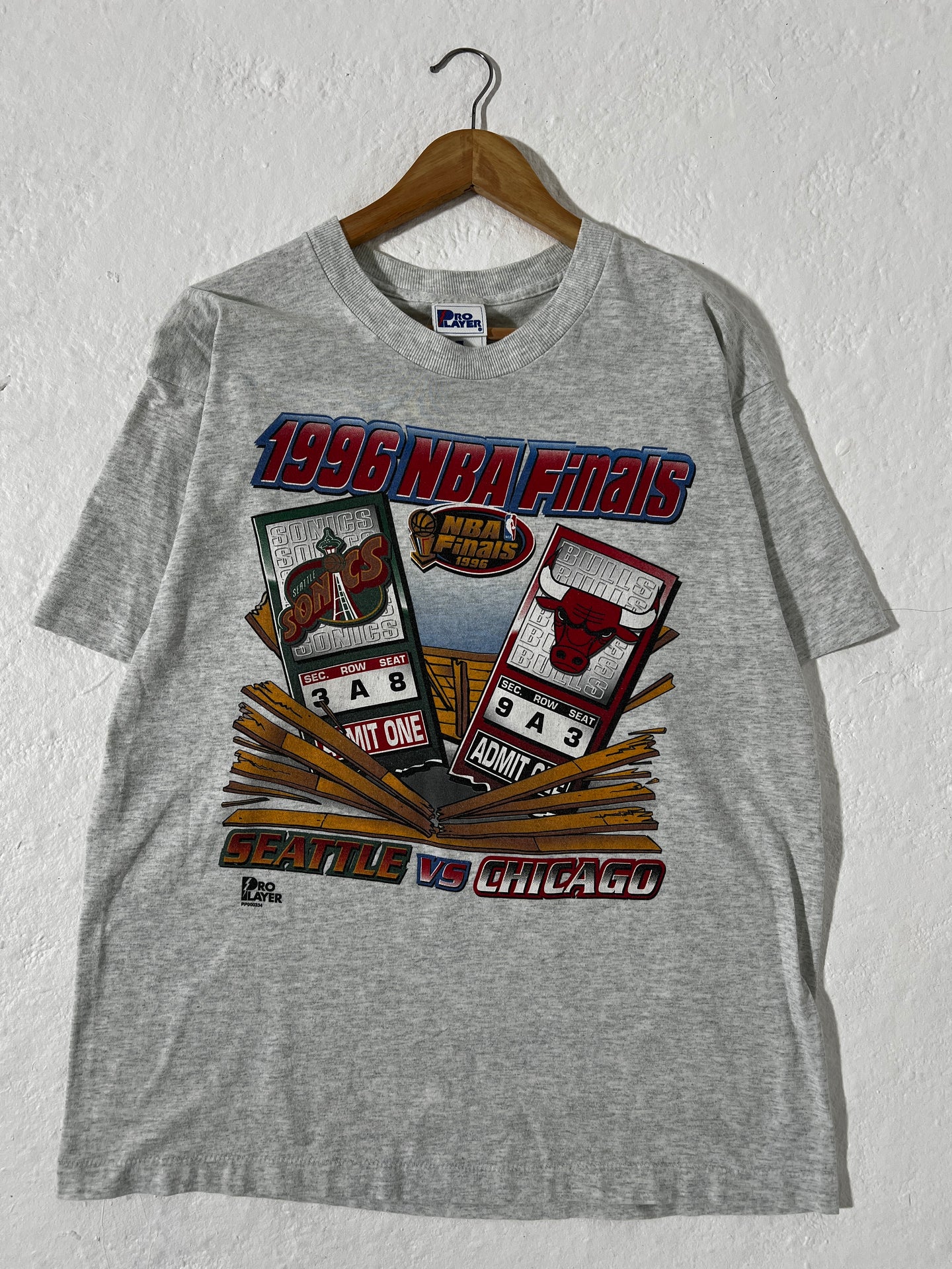 Vintage 1996 NBA Finals Seattle Supersonics vs. Chicago Bulls T-Shirt Sz. L