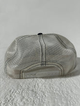 Vintage UW Huskies Mesh Trucker Hat