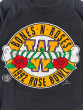 Vintage University of Washington Huskies "BONES AND ROSES TOUR" 1992 Rose Bowl Champs T-Shirt Sz. XL