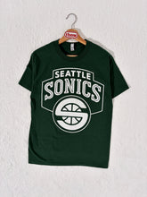 Green Sonic’s tee