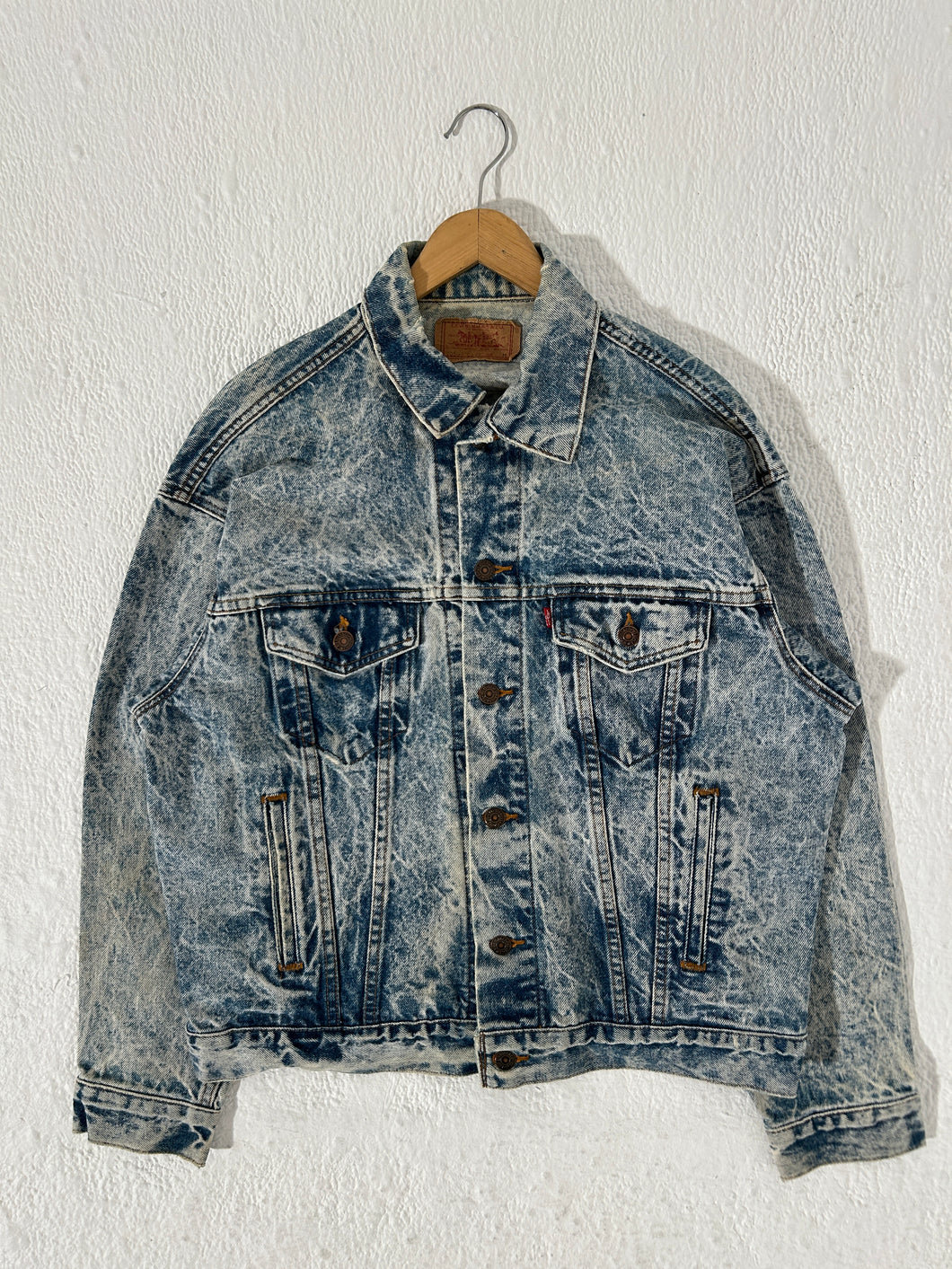 Vintage Levi's Lightwash Denim Jacket Sz. M DEPT1
