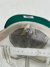 Vintage UW Huskies Mesh Trucker Hat