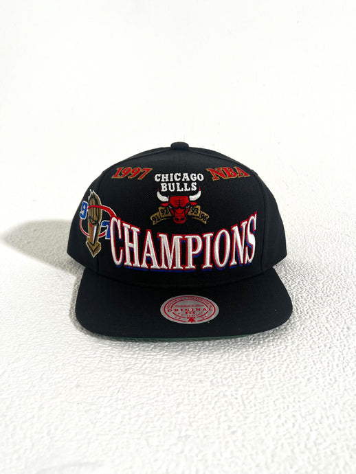 Mitchell & Ness 1997 Chicago Bulls Champions Black Snapback Hat
