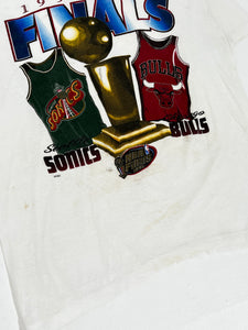Vintage 1990's Chicago Bulls vs. Seattle SuperSonics 1996 NBA Finals T-Shirt Sz. XL