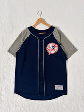 Vintage NWT NY Yankees Derek Jeter #2 Jersey Size L