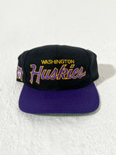 Vintage 1990's Washington Huskies UW Script Black Snapback Hat