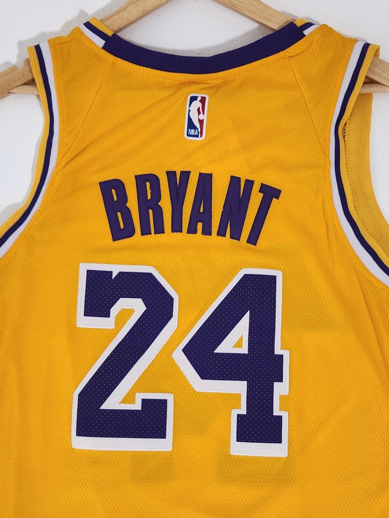LOS ANGELES LAKERS JERSEY #24 NBA