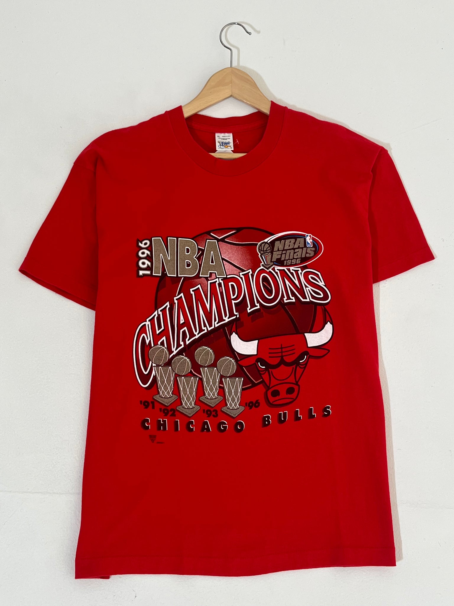 Vintage CHAMPION Chicago Bulls Basketball Shorts Red Small