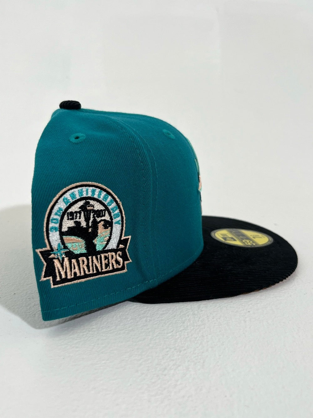 New Era / Hat Stop Exclusive Teal Seattle Mariners Corduroy Brim Fitted Hat